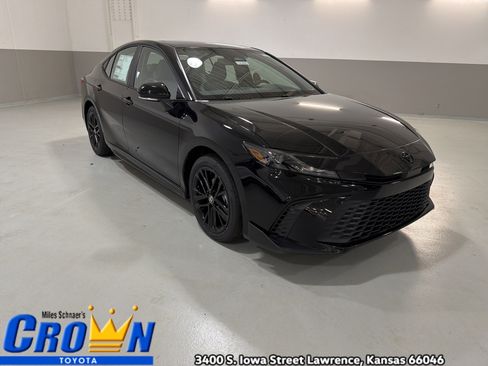 New 2026 Toyota Camry SE AWD/4WD image 4