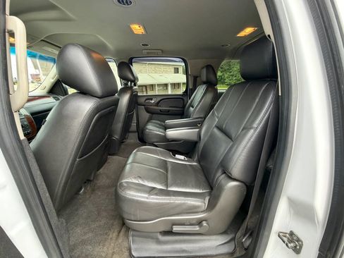 Used 2012 Chevrolet Suburban LT w/ Luxury Package AWD/4WD image 26