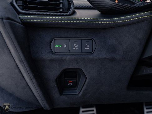 Used 2025 Lamborghini Revuelto AWD/4WD image 22