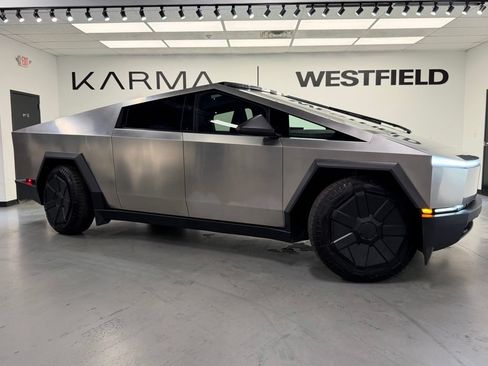 Used 2024 Tesla Cybertruck Cyberbeast AWD/4WD image 1