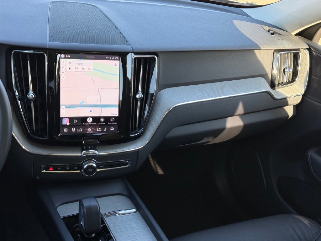 Used 2025 Volvo XC60 B5 Plus w/ Climate Package AWD/4WD image 24