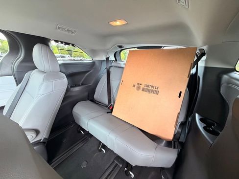 New 2026 Toyota Sienna XLE FWD image 12