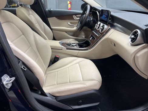 Used 2021 Mercedes-Benz C 300 4MATIC Sedan image 32