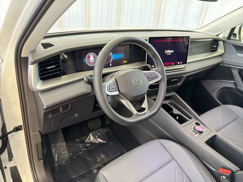 New 2026 Volkswagen Tiguan SE image 4