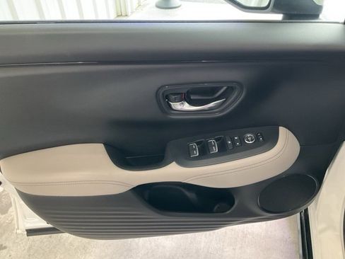 Certified 2023 Honda HR-V EX-L image 5