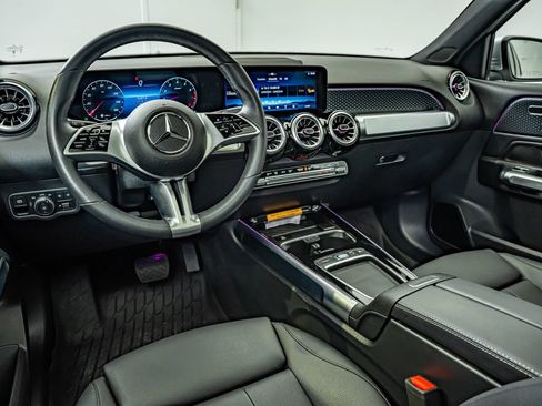 Certified 2026 Mercedes-Benz GLB 250 4MATIC image 32