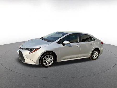 Used 2025 Toyota Corolla LE image 10