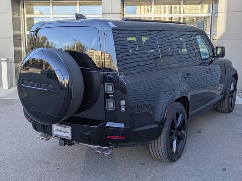 New 2026 Land Rover Defender 130 V8 image 5