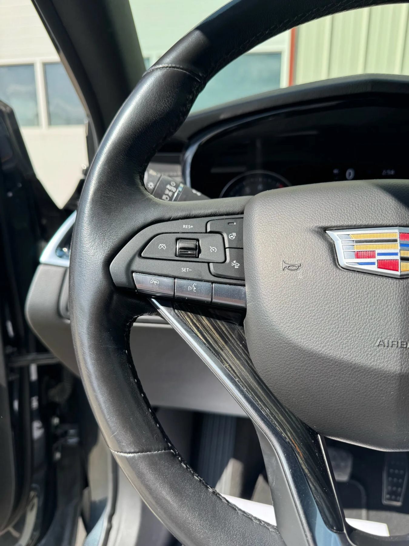 Used 2020 Cadillac XT6 Premium Luxury FWD image 7