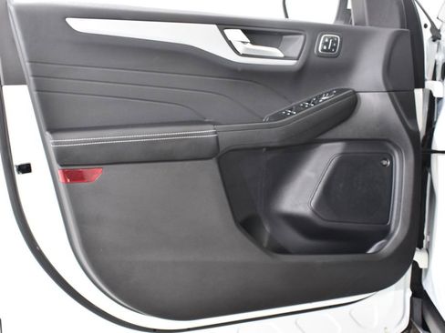 Used 2023 Ford Escape Platinum w/ Premium Technology Package image 25