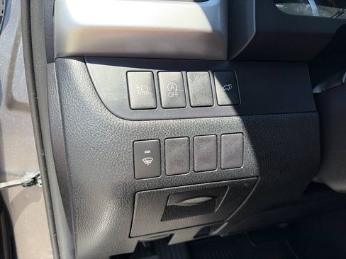 Used 2019 Toyota Highlander XLE AWD/4WD image 44