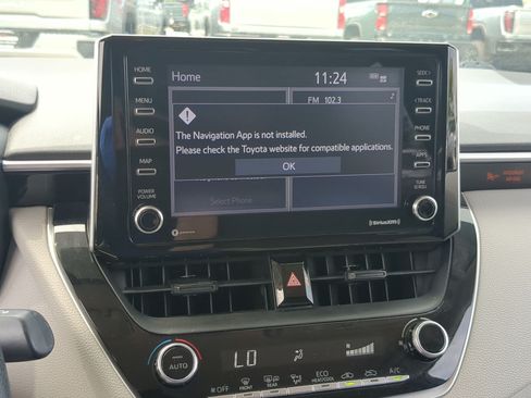 Used 2021 Toyota Corolla LE FWD image 17