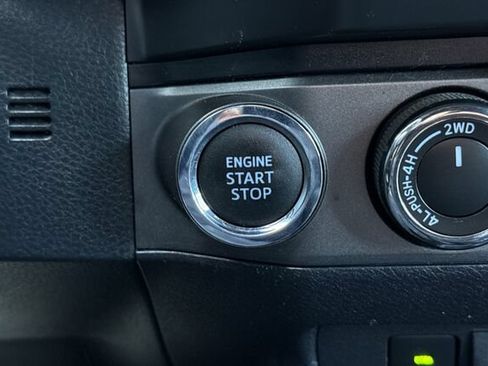 Used 2021 Toyota Tacoma TRD Off-Road w/ Technology Package AWD/4WD image 21