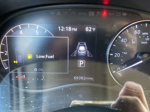 Used 2021 Nissan Kicks SR image 20