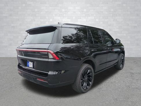 Used 2025 Lincoln Navigator Reserve w/ Jet Appearance Package AWD/4WD image 5