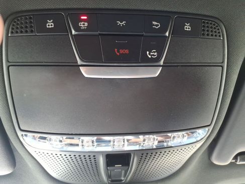 Used 2020 Mercedes-Benz GLC 300 4MATIC image 23