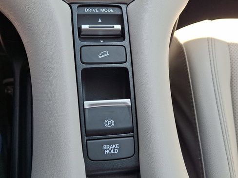 Certified 2025 Honda HR-V EX-L image 25