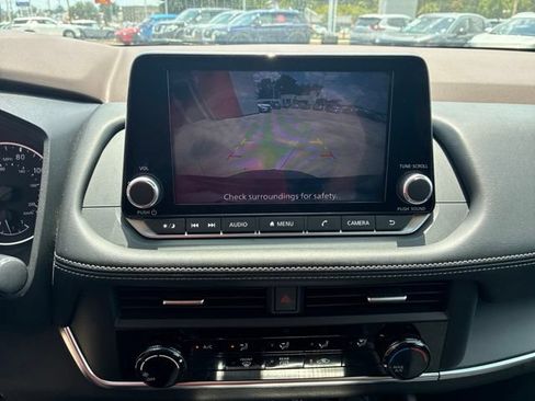 Used 2023 Nissan Rogue S FWD image 25