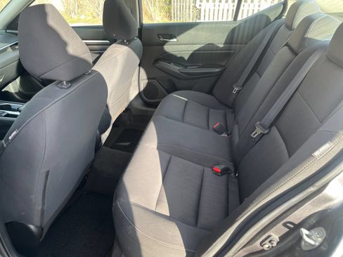 Used 2022 Nissan Altima 2.5 SV FWD image 18