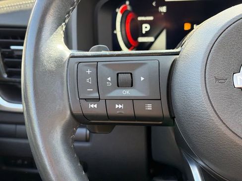 Used 2022 Nissan Rogue Platinum w/ Head-Up Display Package image 16