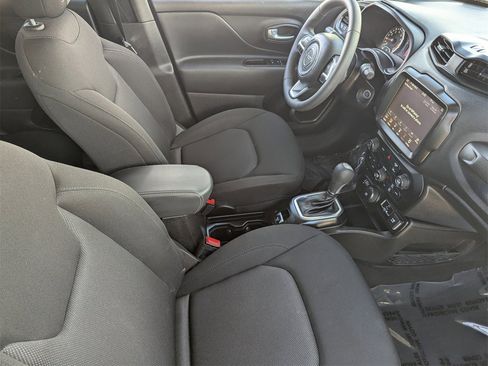 Used 2023 Jeep Renegade Latitude image 9