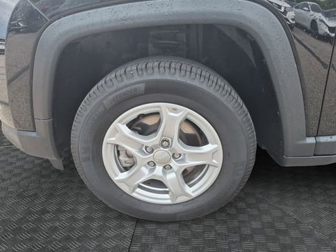 Used 2022 Jeep Compass Sport AWD/4WD image 13