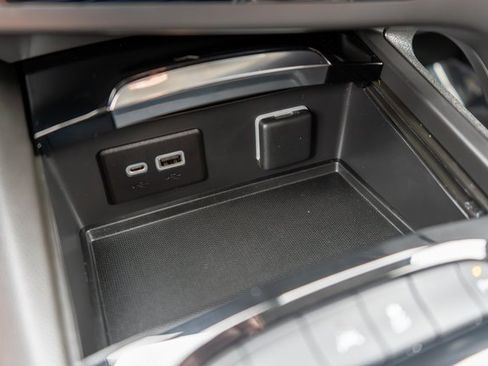 Used 2022 Buick Envision Preferred image 32