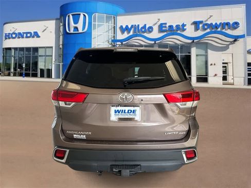 Used 2018 Toyota Highlander Limited image 7