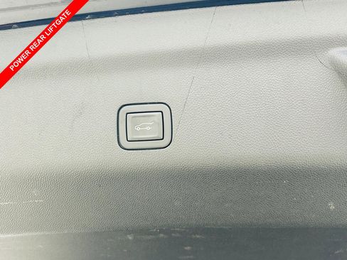 Used 2024 GMC Yukon Denali Ultimate image 18