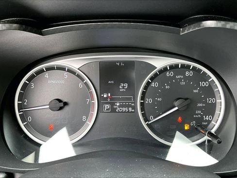 Used 2024 Nissan Versa S w/ Trunk Package image 23