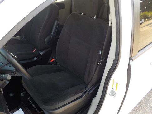 Used 2018 Dodge Grand Caravan SE w/ UConnect Hands-Free Group FWD image 12