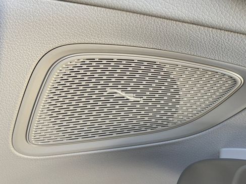 Certified 2025 Mercedes-Benz C 300 4MATIC Sedan image 31