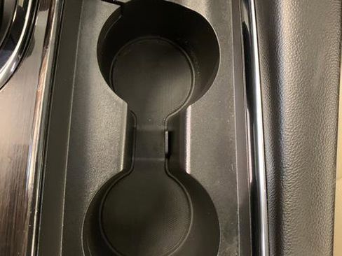 Used 2020 Buick Enclave Premium w/ Sun and Sites Package image 42