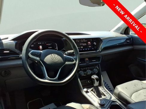 Used 2023 Volkswagen Taos SEL AWD/4WD image 9