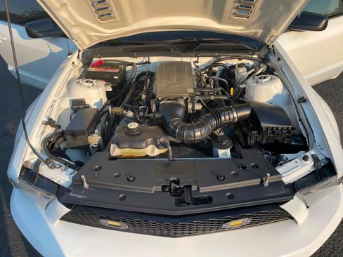 Used 2009 Ford Mustang GT Premium RWD image 25