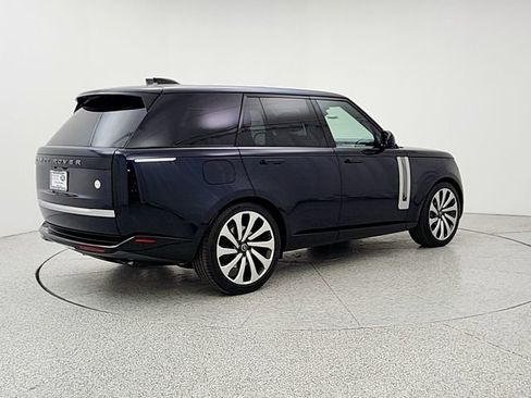 Certified 2025 Land Rover Range Rover SV AWD/4WD image 5