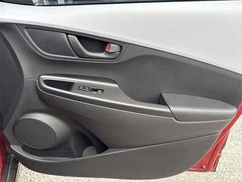 Used 2020 Hyundai Kona SEL image 32