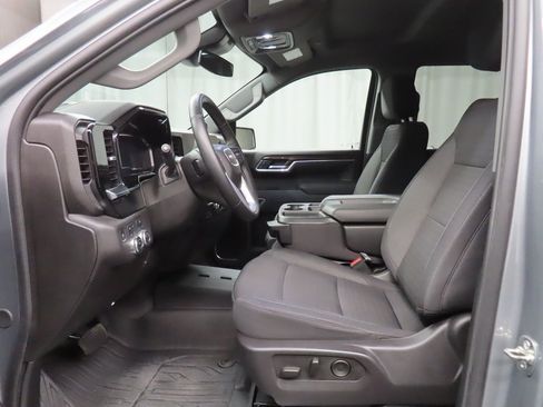 Used 2025 GMC Sierra 1500 SLE image 9