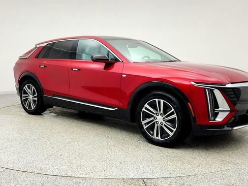 Used 2024 Cadillac Lyriq Luxury image 3