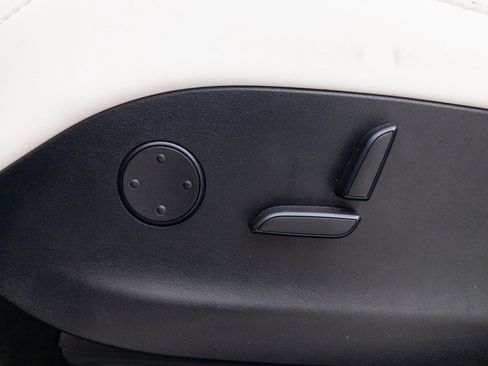 Used 2019 Tesla Model X Performance image 24