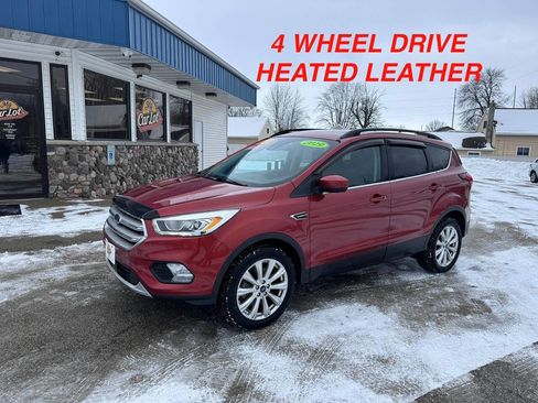 Used 2019 Ford Escape SEL image 2