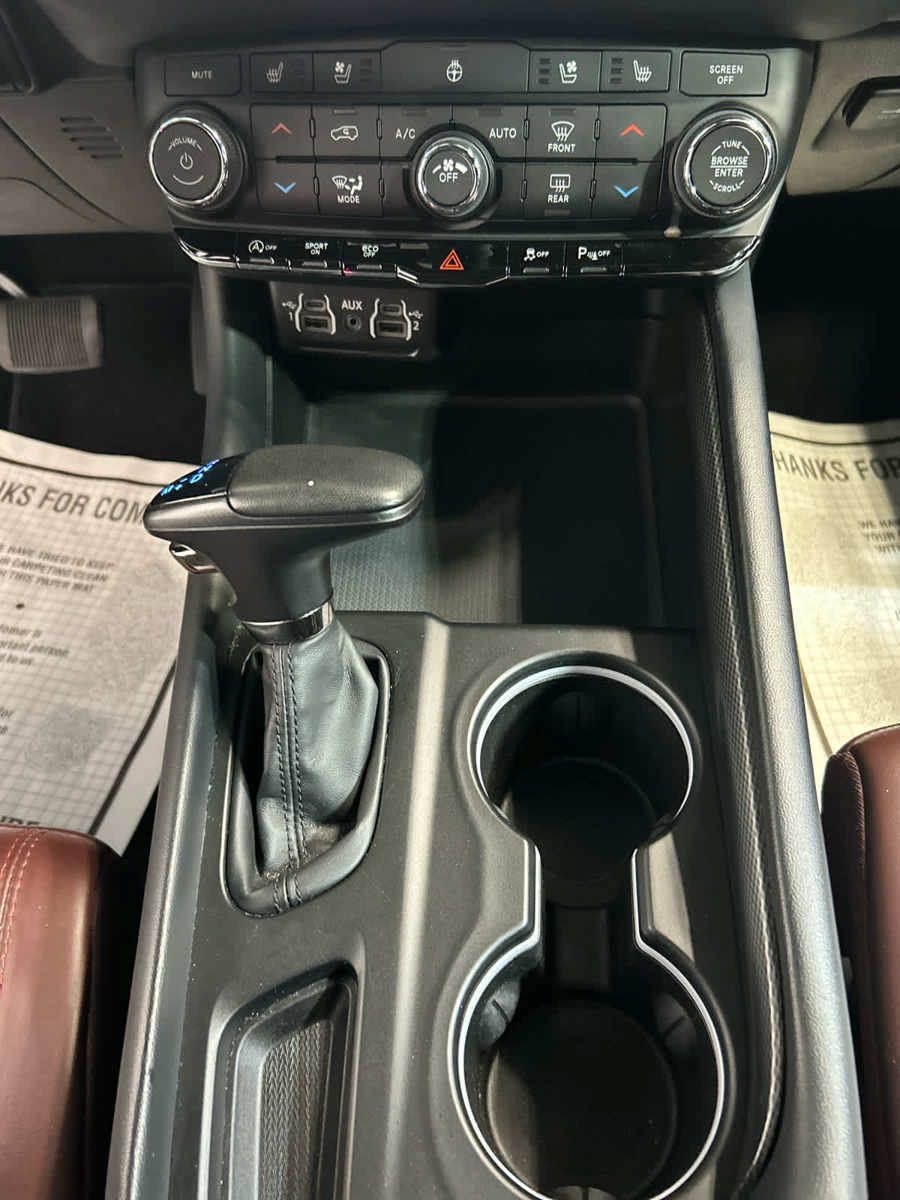 Used 2024 Dodge Durango GT AWD/4WD image 7