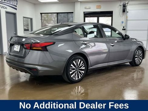 Used 2024 Nissan Altima 2.5 SV FWD image 6