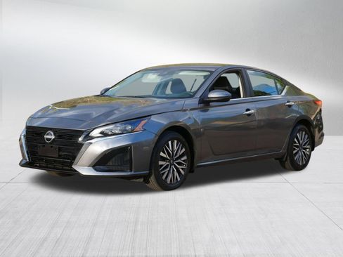 Certified 2023 Nissan Altima 2.5 SV AWD/4WD image 3
