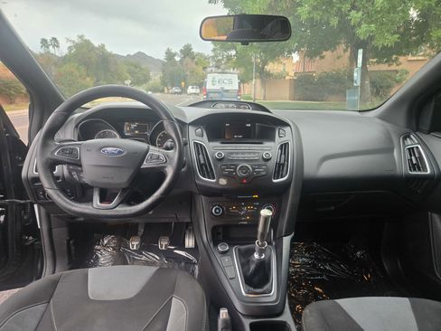 Used 2017 Ford Focus ST image 14