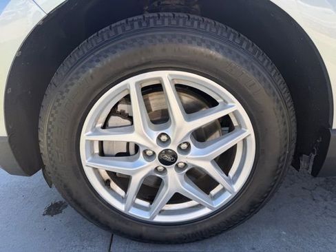 Certified 2024 Ford Edge SEL AWD/4WD image 4