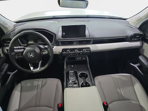 Certified 2025 Honda Pilot EX-L image 10