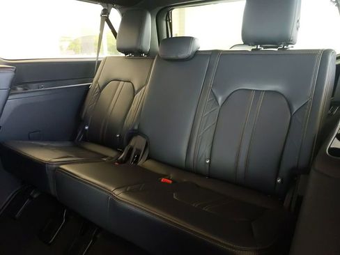 Used 2024 Ford Expedition Max Platinum AWD/4WD image 18