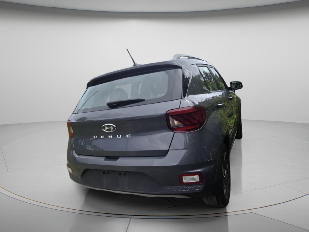 Used 2023 Hyundai Venue Limited w/ Cargo Package FWD image 6