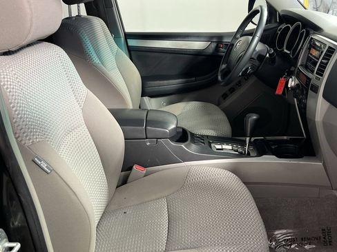 Used 2006 Toyota 4Runner SR5 AWD/4WD image 26